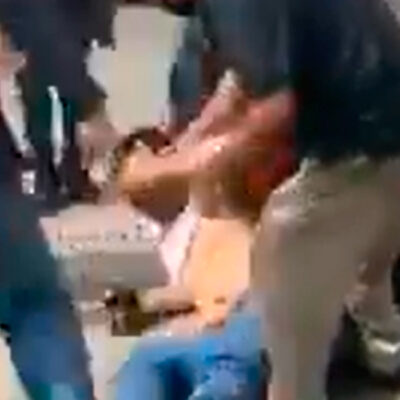 Video: Detienen, desnudan y golpean a supuesto ladrón en Coacalco