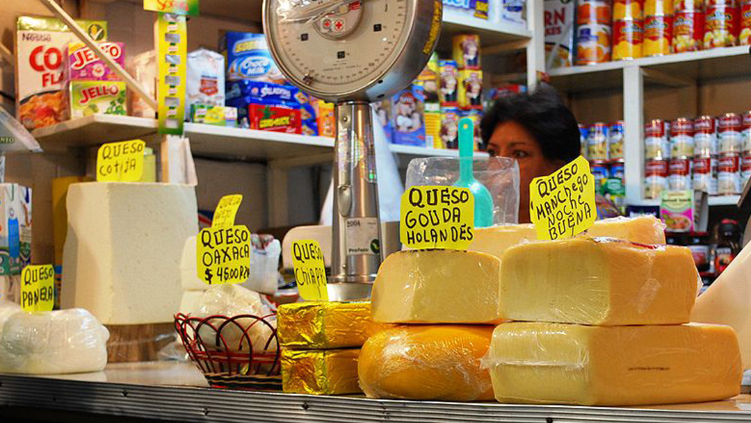 En 2021 y por ley de etiquetado los alimentos con denominación tengan la palabra "imitación" en vez de "tipo", como el queso manchego