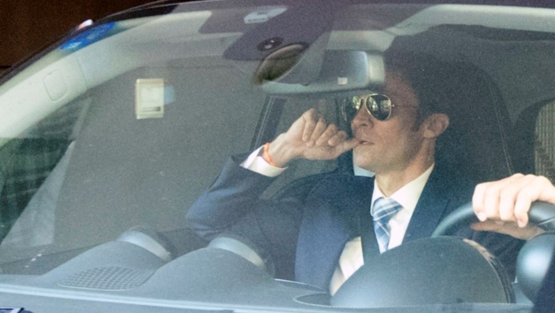 El abogado de Leo Messi, Jorge Pecourt, saliendo de la Fundación Messi en Barcelona