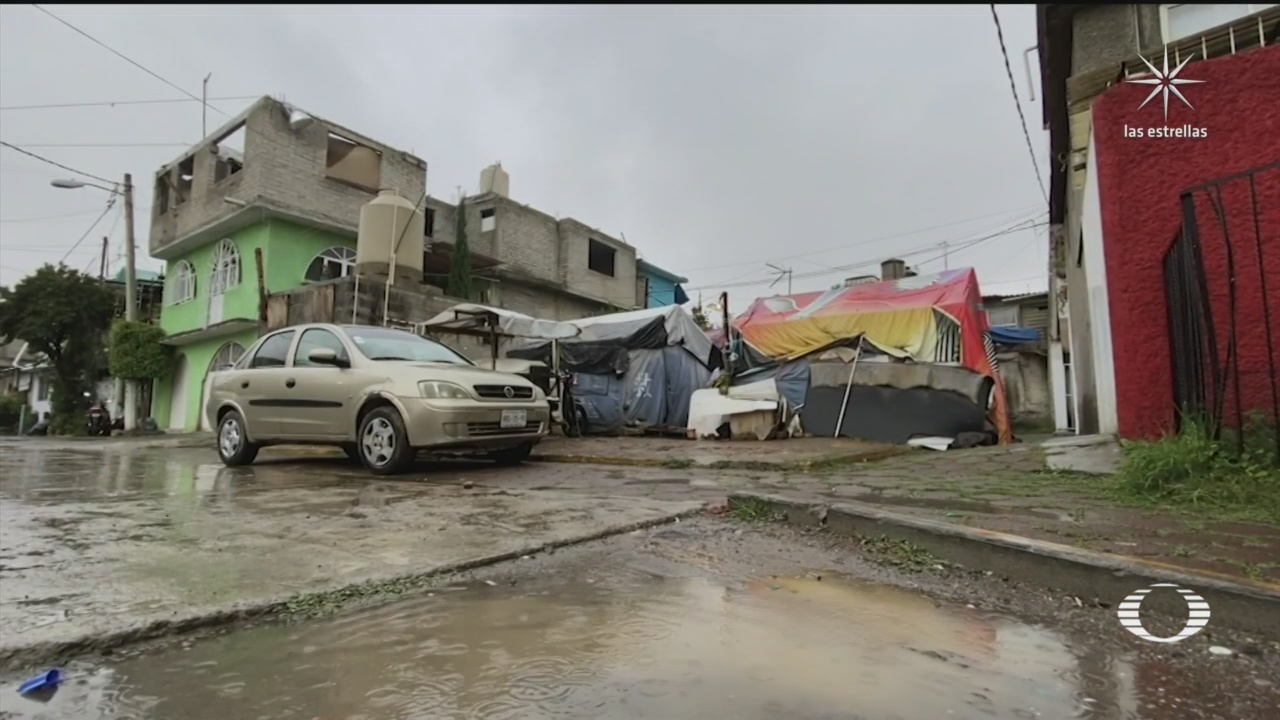 afectados por sismo de 2017 en iztapalapa continuan viviendo en bodegas y bajo lonas