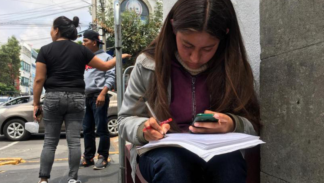 Alumna de secundaria buscaba wifi para estudiar y regidor de Ecatepec le ofrece oficina pero solo la usa un día por los horarios