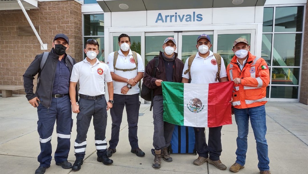 Bomberos de Guanajuato apoyan en labores de rescate por incendios en Estados Unidos