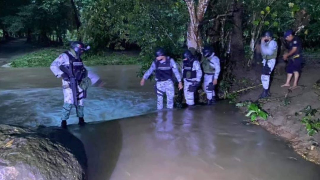 Militares y Protección Civil buscan a un hombre arrastrado por el río en Oaxaca