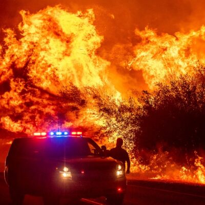 Incendios forestales arrasan la costa oeste de EEUU y dejan seis muertos