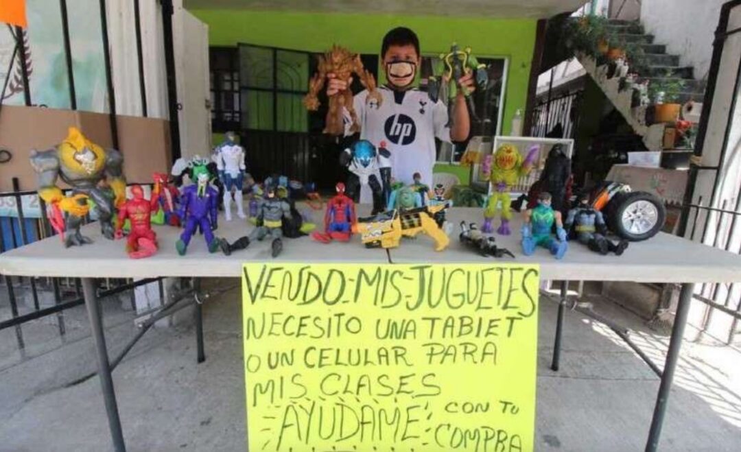 Niño vende sus juguetes para comprar tablet para la escuela en Tamaulipas