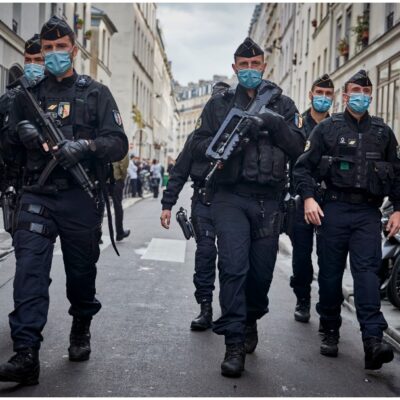 Francia califica como acto de terrorismo islamista ataque contra antigua redacción de Charlie Hebdo
