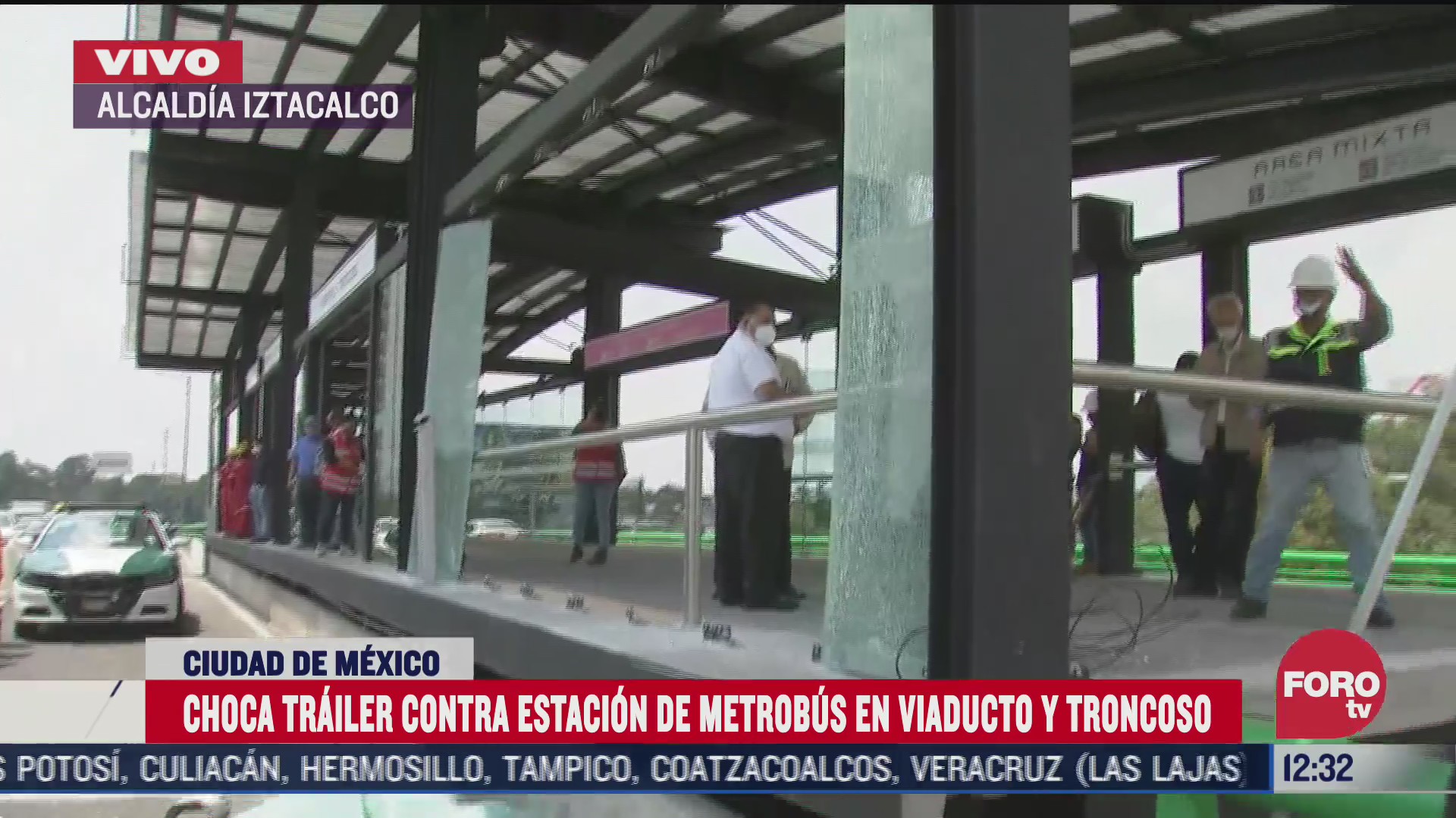 choca trailer contra estacion de metrobus de la alcaldia iztacalco