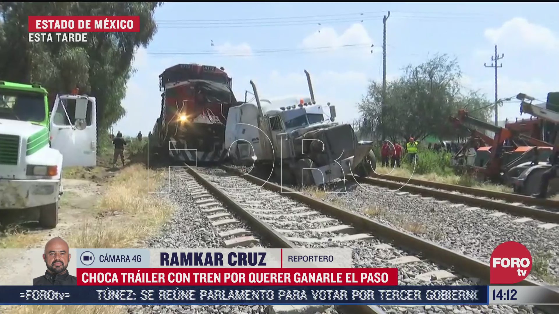 choca trailer por querer ganarle el paso al tren en el estado de mexico