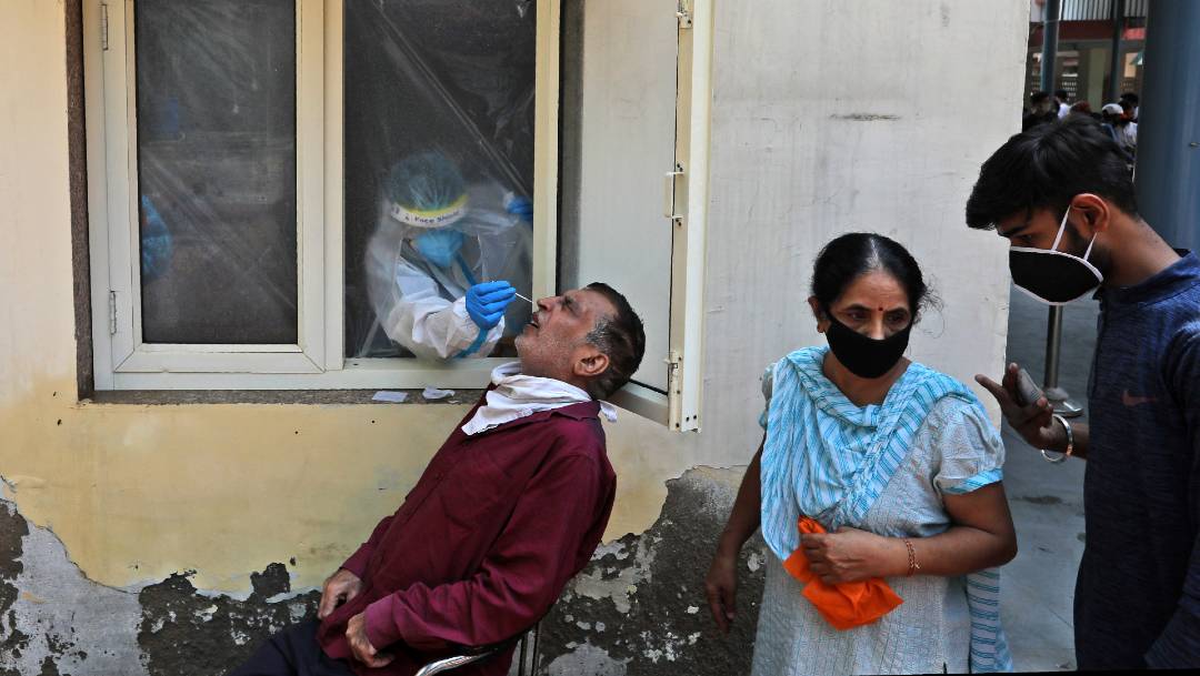 La OMS informó que los casos globales de coronavirus llegaron a los 26.5 millones, con India como el nuevo epicentro de la pandemia
