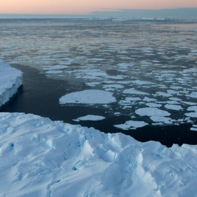 Deshielo en Antártida por aumento de temperatura aumentaría 6.5 metros el nivel del mar