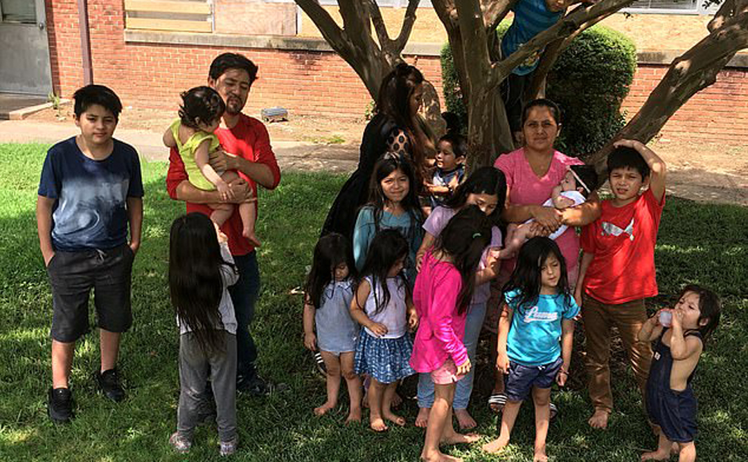 Familia con 15 hijos sorprende en Estados Unidos; esperan uno más