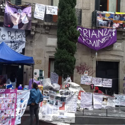 Familiares de víctimas exigen renuncia de Rosario Piedra, titular de la CNDH
