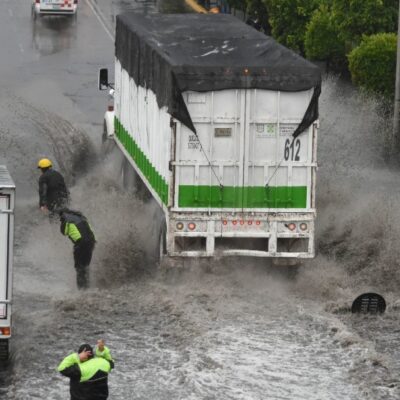 Prevén lluvias con descargas eléctricas para la Ciudad de México