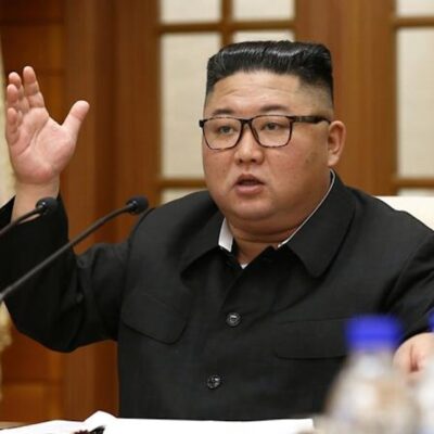 Kim Jong-un preside reunión para ‘intensificar’ esfuerzos contra el COVID-19