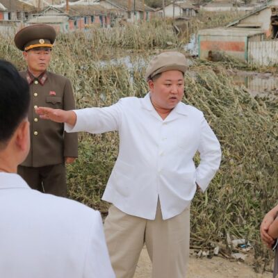 Kim Jong-un visita zonas afectadas por tifón Maysak