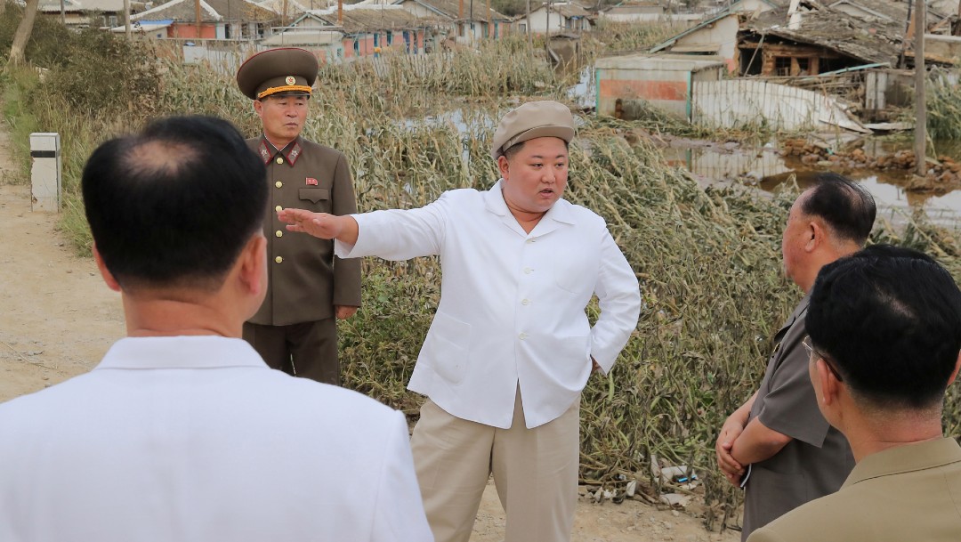 Kim Jong-un visita zonas afectadas por tifón Maysak