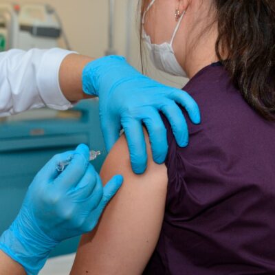 La vacuna china de Sinovac contra coronavirus se probará en niños y adolescentes a final de mes