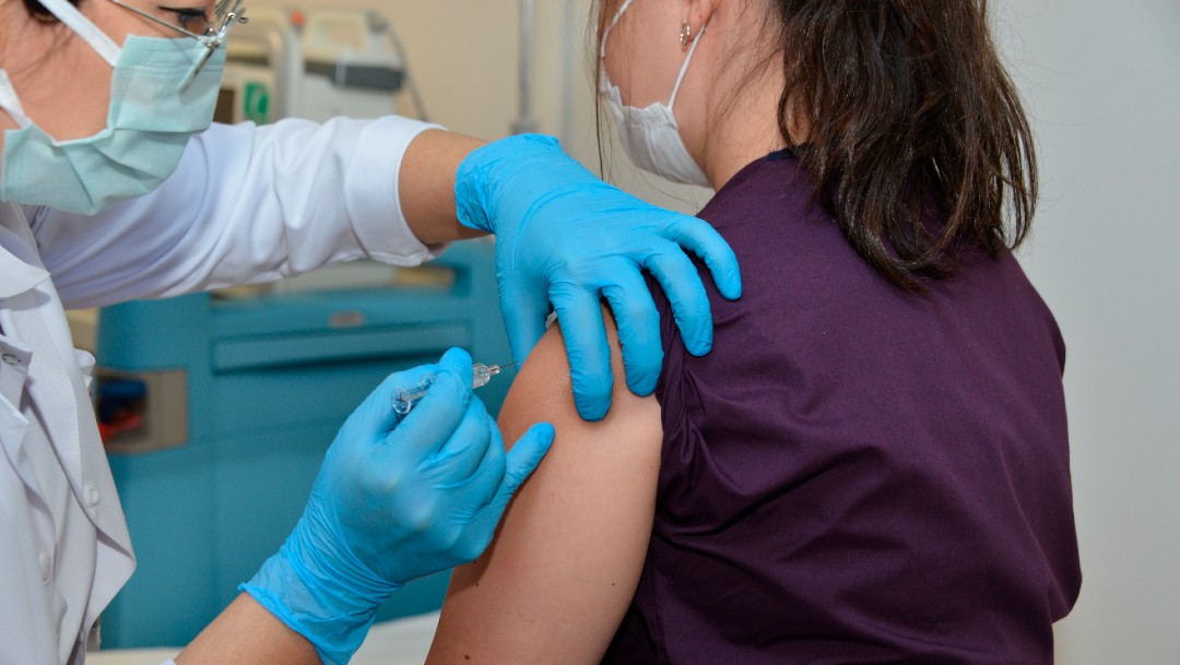 La vacuna china de Sinovac se probará en niños y adolescentes a final de mes