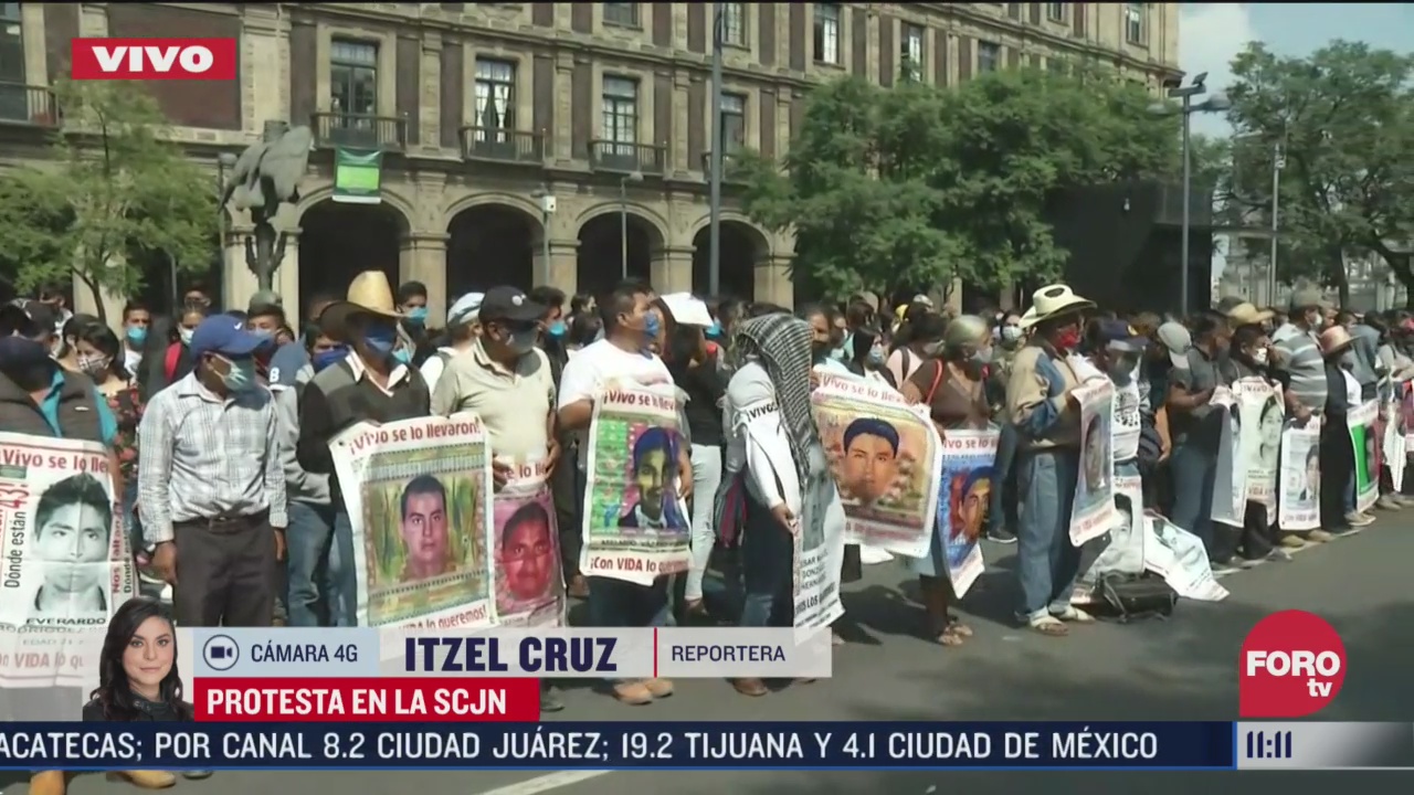 padres de los normalistas de ayotzinapa llegan a la scjn