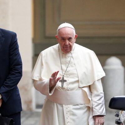 Papa Francisco recuerda a los migrantes que se ven obligados a huir como Jesús