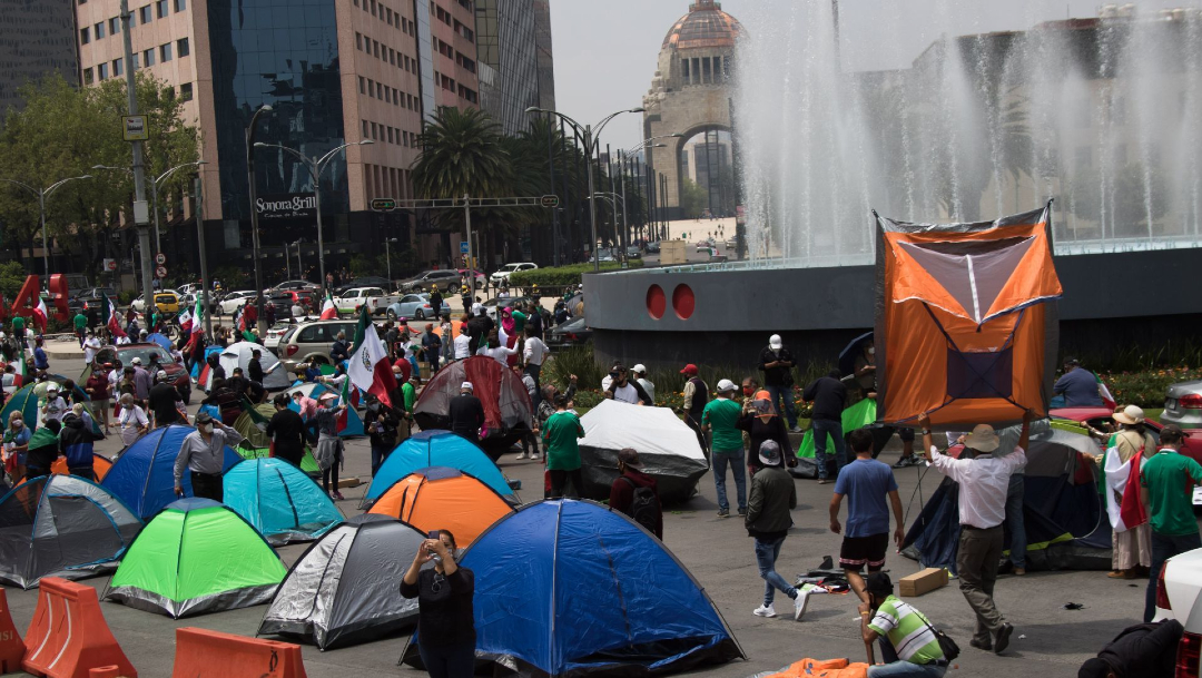 Se contabilizaban 560 tiendas de campaña, instaladas sobre la calle desde el Palacio de Bellas Artes hasta Paseo de la Reforma