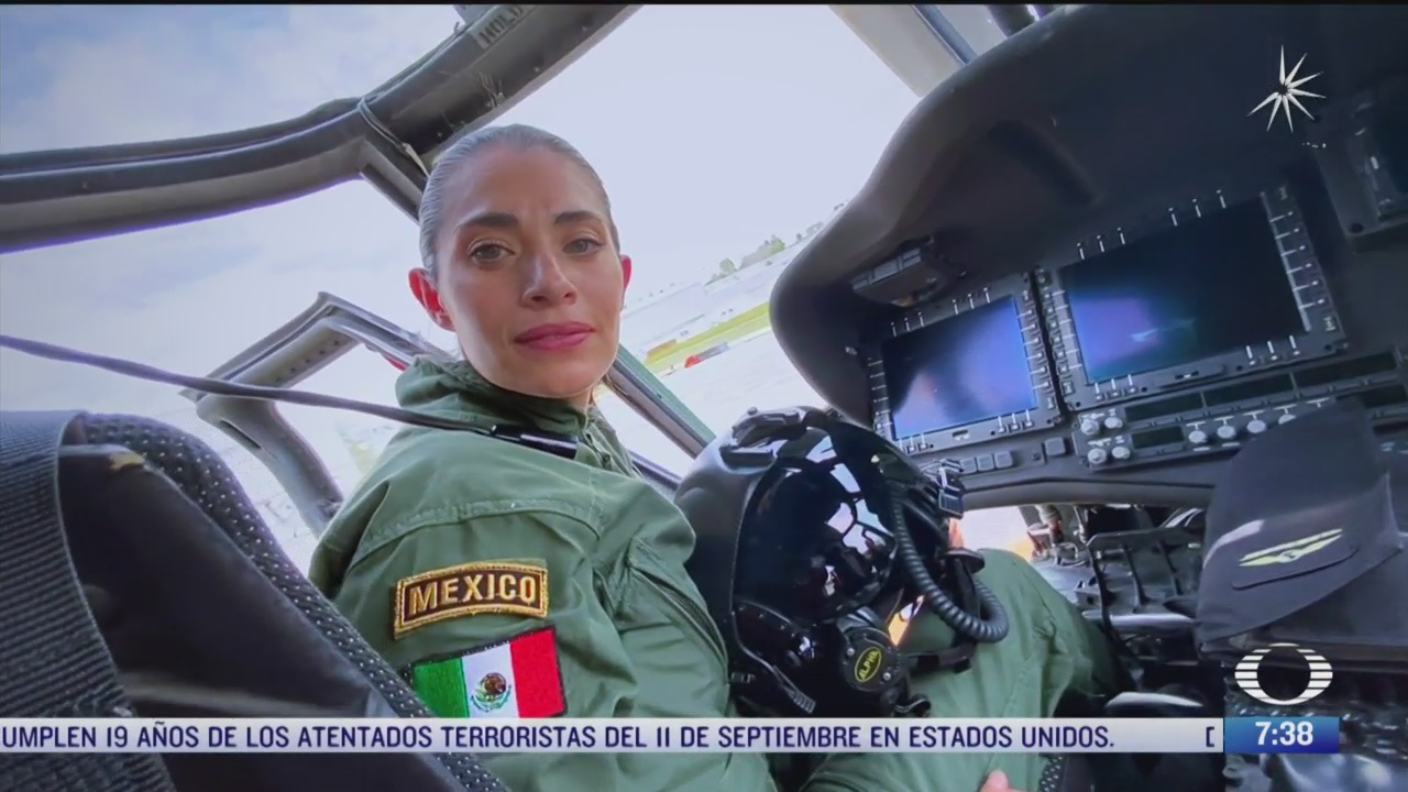 primera mujer en volar un helicoptero de combate