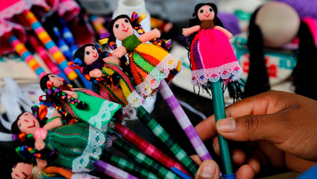 Productos artesanales elaborados por mujeres indígenas de Cuexcomatitán, Jalisco