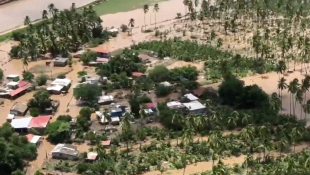 Autoridades sobrevuelan y evalúan zonas impactadas por ‘Hernán’ en Colima y Jalisco