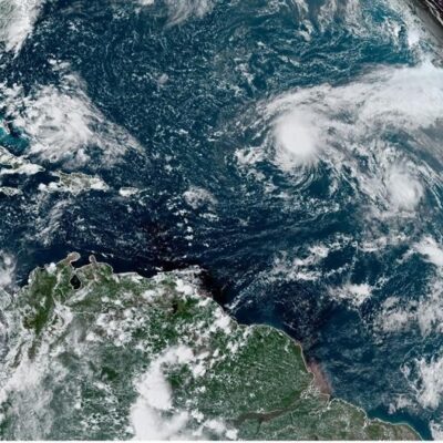 Se forma depresión tropical cerca de costas Florida