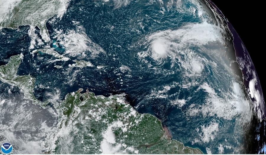 Se-forma-depresión-tropical-cerca-de-costas-Florida