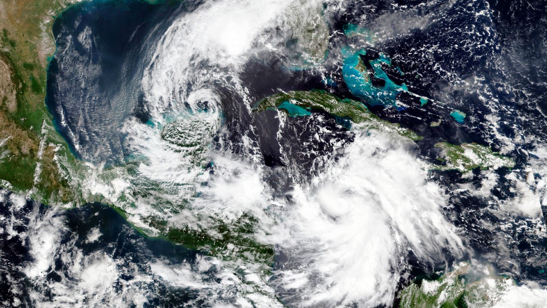Bandas nubosas de huracán ‘Delta’, categoría 4, cubren la Península de Yucatán
