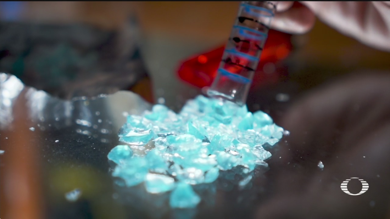 cristal blanco contra cristal azul la guerra entre grupos criminales en guanajuato que pintan de color la droga para identificarla