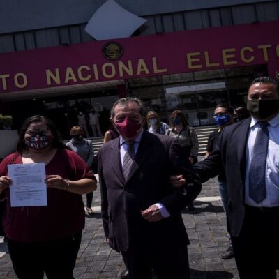 Diputados de Morena piden a Mario Delgado reconocer victoria de Muñoz Ledo