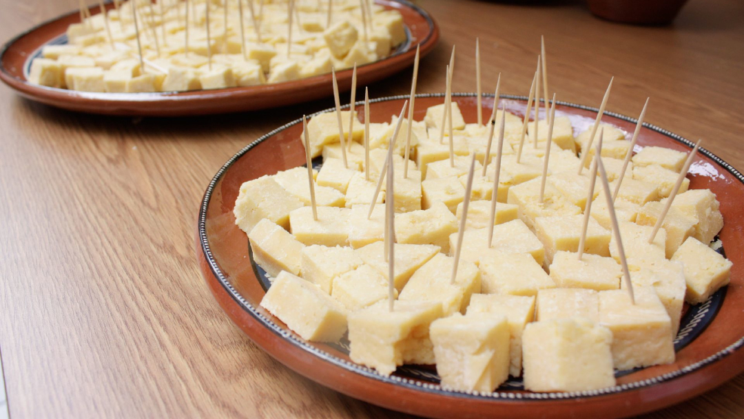 Fabricantes de queso rechazan prohibición de venta por engañar al consumidor