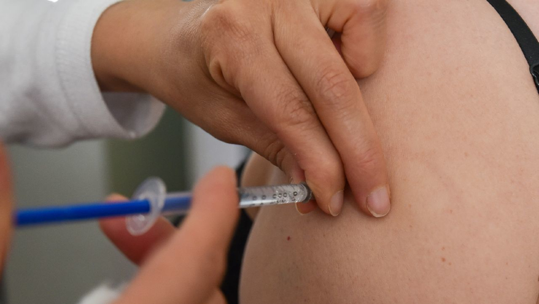 Es probable que algunas vacunas contra COVID-19 no sirvan, admite Martha Delgado