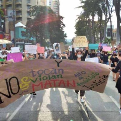 Feministas marchan en Acapulco por asesinato de Ayelín