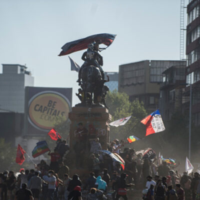 Miles se manifiestan en Chile para poner fin a la Constitución de Pinochet