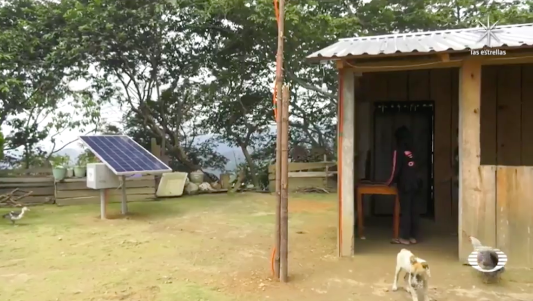 Gobierno de Guerrero entrega paneles solares a comunidades sin luz eléctrica