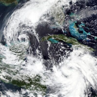Huracán ‘Delta’ alcanza categoría 4; impactará la Península de Yucatán