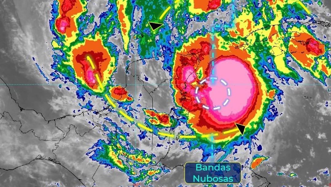 Huracán ‘Delta’ se debilita a categoría 3 y Se localiza a 130 km al este-sureste de Cozumel