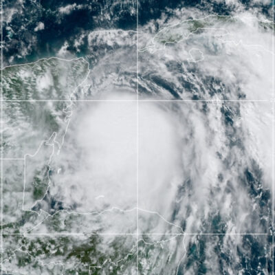 Tormenta tropical Zeta se convierte en huracán y se dirige a la Península de Yucatán