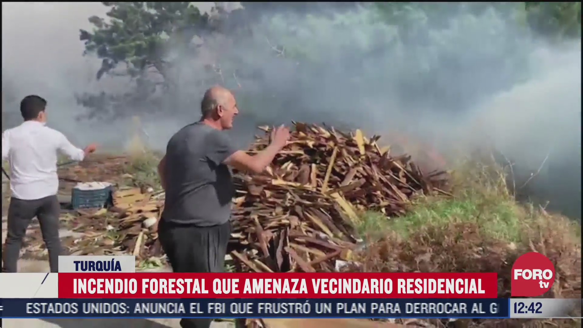 incendio forestal amenaza vecindario residencial en turquia