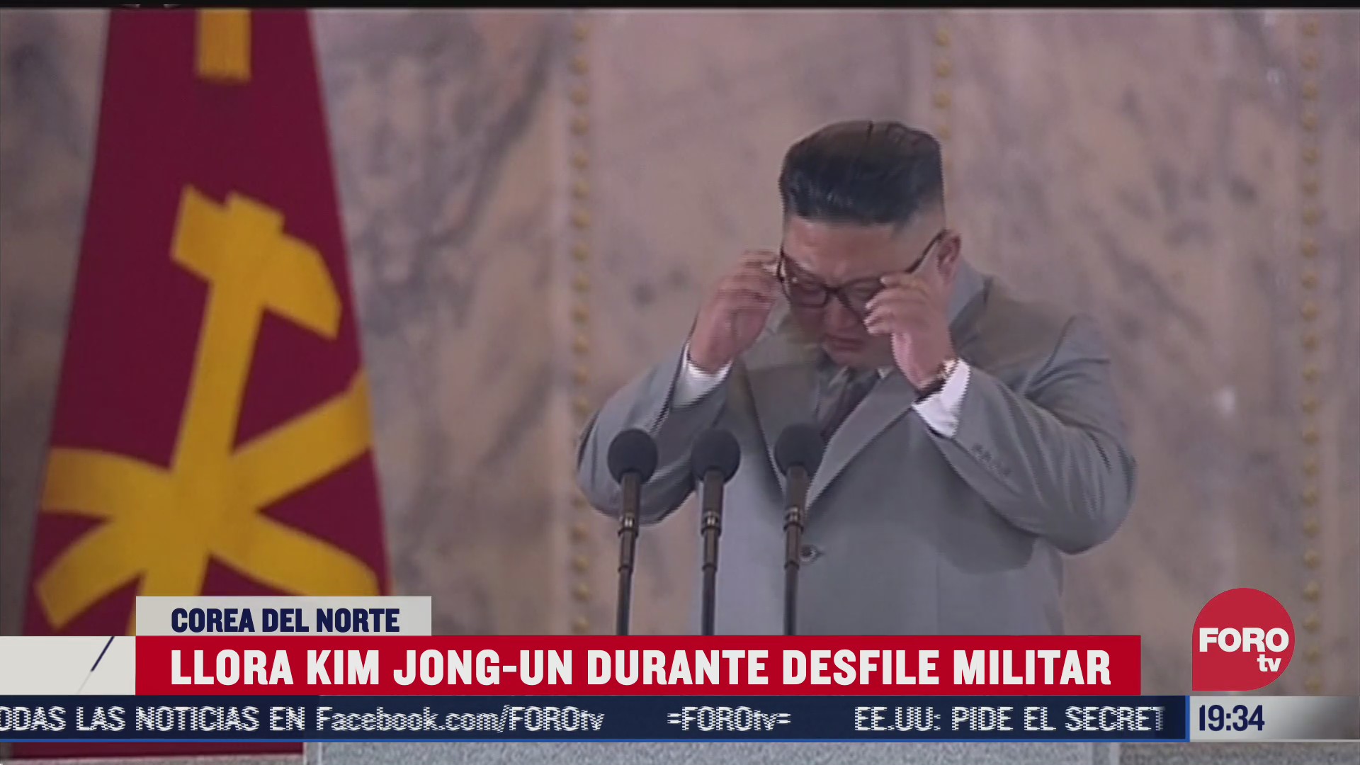 Kim Jong-Un llorando durante desfile militar