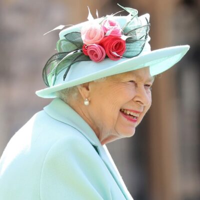 Reina Isabel II cancela grandes eventos el resto del año por COVID-19
