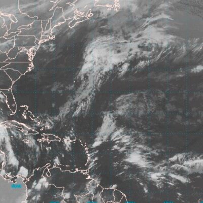 Zeta deja Yucatán y entra al Golfo de México donde será nuevamente huracán