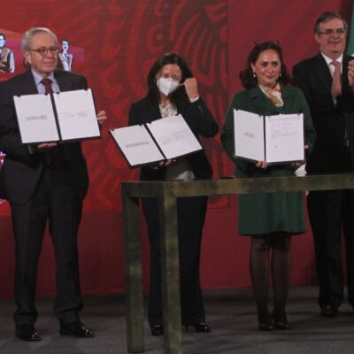 México firma acuerdo para obtener 116 millones de vacunas contra COVID-19