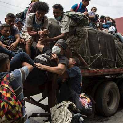 Guatemala detiene a 2 mil migrantes de la caravana de hondureños hacia Estados Unidos