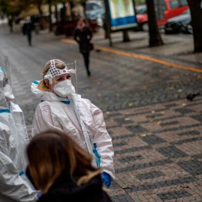 OMS, preocupada por ‘crecimiento exponencial’ de coronavirus en Europa
