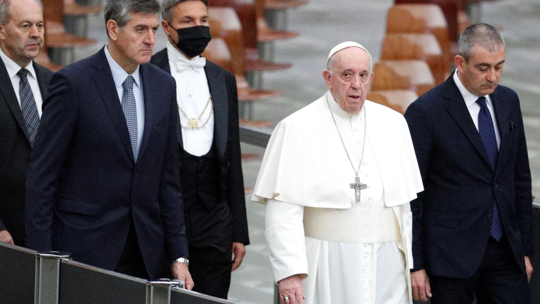 El papa Francisco, sin mascarilla a pesar de la obligatoriedad por COVID-19