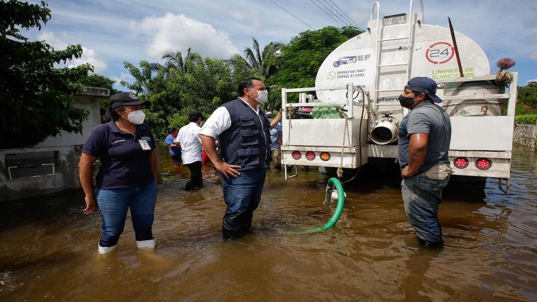 Persisten inundaciones en más de 10 colonias de Yucatán tras paso de ciclones